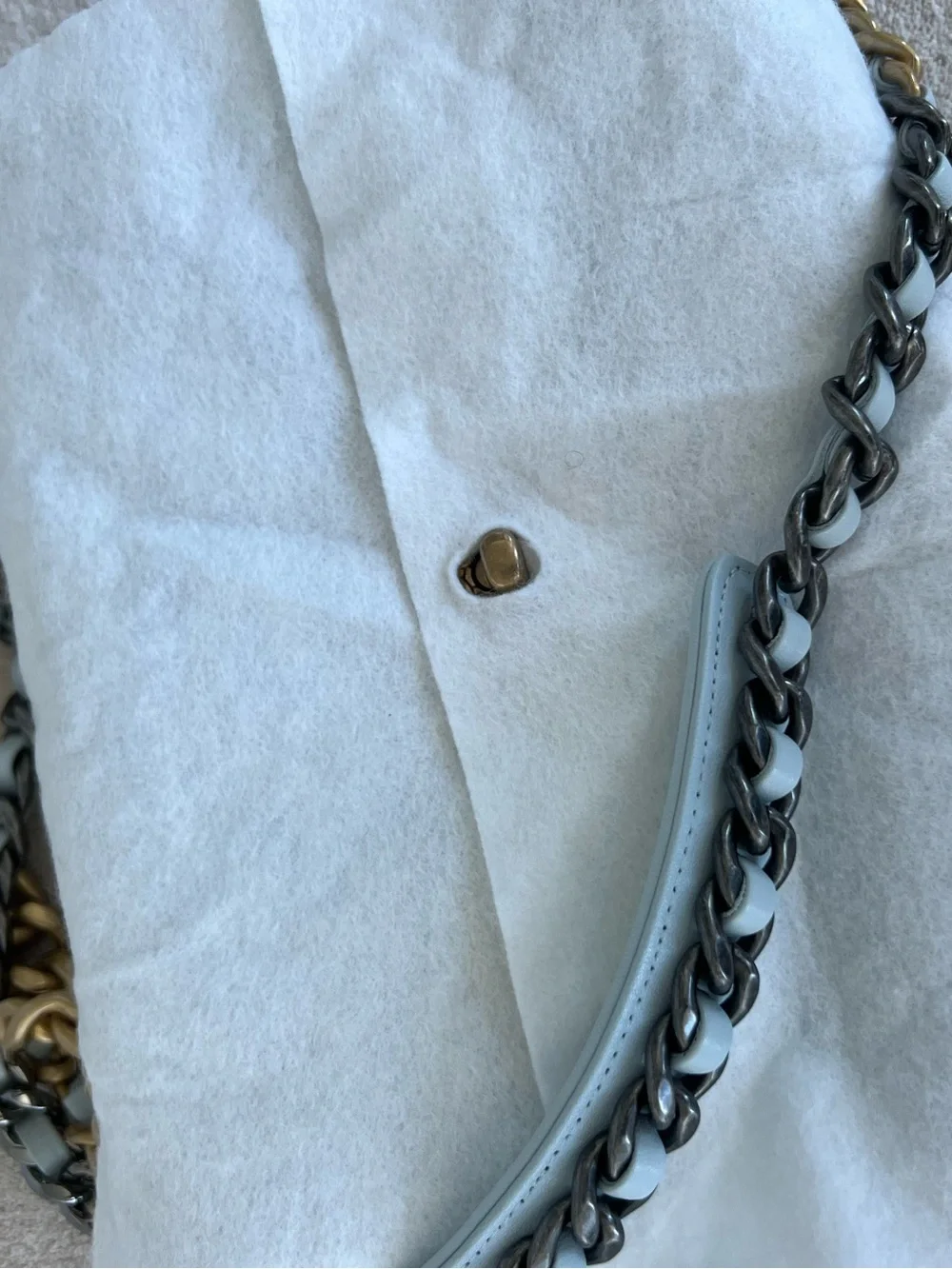 Chanel 19 Lambskin Flap Bag Medium — Light Blue (Pre-owned/Excellent Condition) - Picture 9 of 10